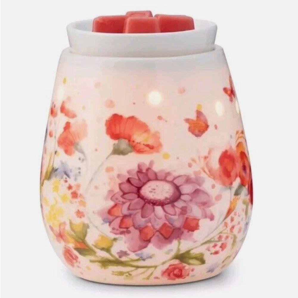 NEW IN BOX Scentsy Club Exclusive Spread Your Wings Floral Wax Premium Warmer